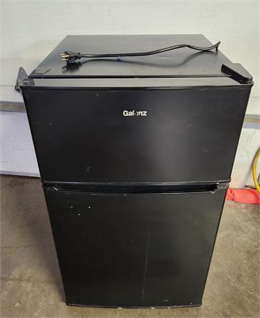Galanz 3.1cu.ft. Top Mount Mini Refrigerator