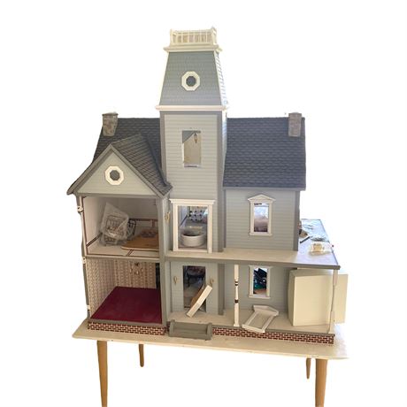 Victorian Style Large Dollhouse