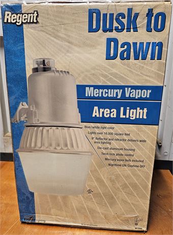 Dusk to Dawn Mercury Vapor Area Light