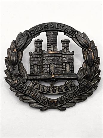 WW1 British Northamptonshire Gibraltar Cap Badge