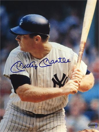NY Yankees Mickey Mantle Signed 8x10 Photograph Certified
