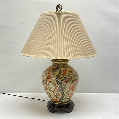 Vintage Hand Painted Asian Vase Style Table Lamp