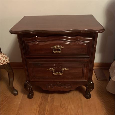 Solid Nightstand with 2 Drawers