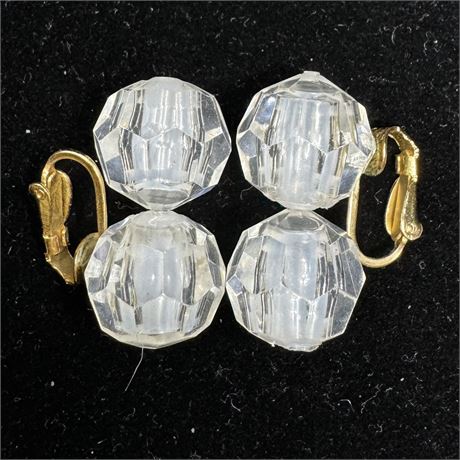 Richelieu Signed Vintage Acryllic Crystal Clip On Earrings