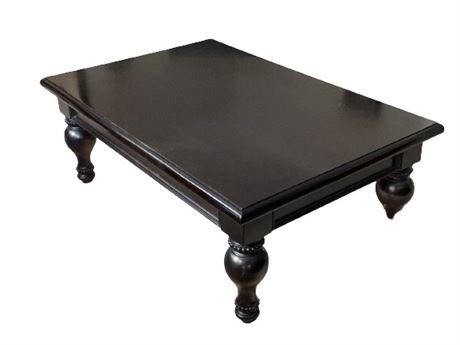 Coffee Table with Decorative Legs