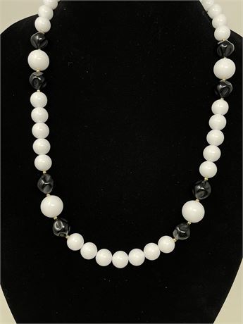 Black and White Bead Vintage Necklace
