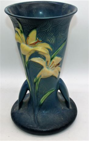 Tall Roseville vase Zephyr Lily