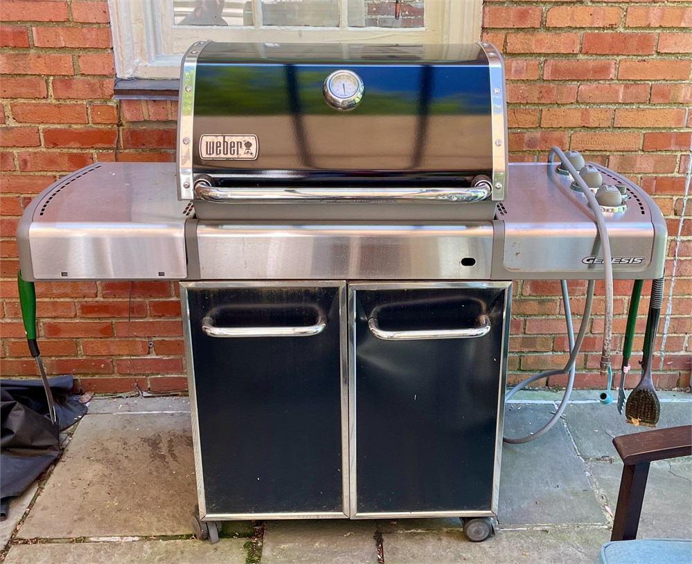 Rust Belt Revival Online Auctions - Weber Genesis Grill