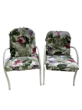 Lot of 2 Patio Chairs