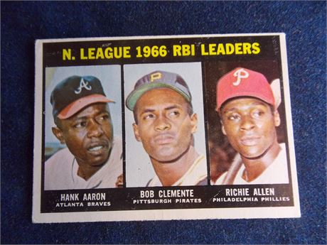1967 Topps #242 Hank Aaron/Roberto Clemente LL