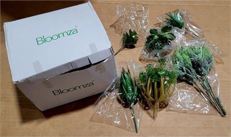 (6) New in pkg BLOOMZA faux mini cactus plants