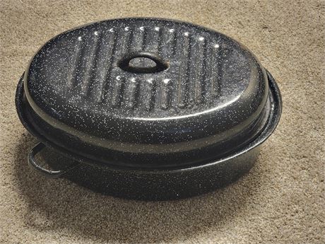 Large roasting pan with lid