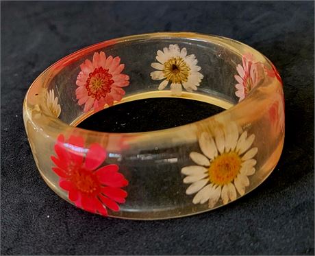 Vintage acrylic? bakelite? flower bangle bracelet