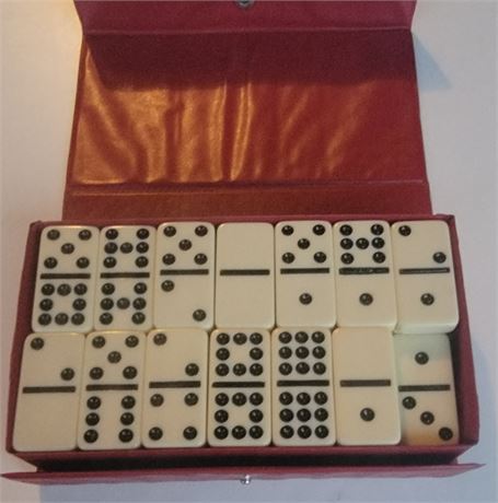 Domino by Cardinal Dominos set with case