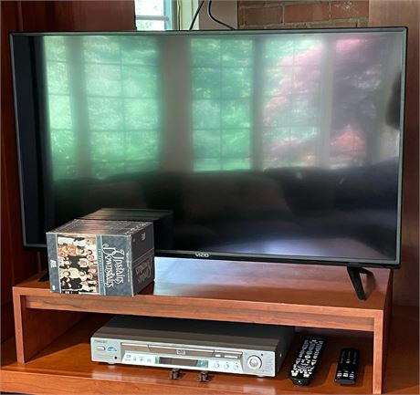 Vizio 40" Flat Screen TV and Sony DVD Player