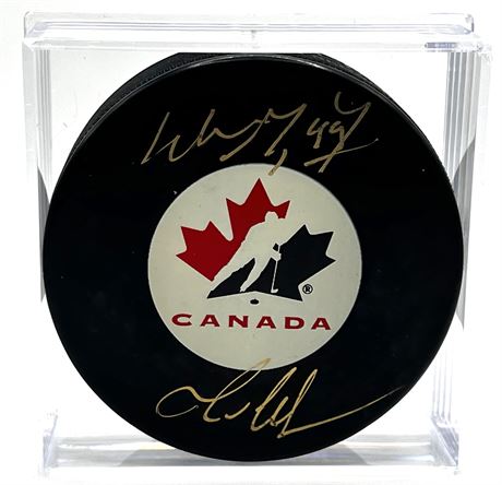 Wayne Gretzky Signed Puck. Circa 1990. Nice Autograph