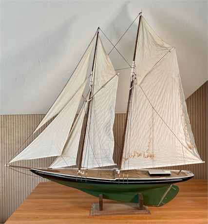 Schooner Model Ship "Mary Rose"