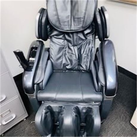 Fujiiryoki  Dr. Fuji Cyber Relax 3D Zero Gravity Super Deluxe Massage Chair